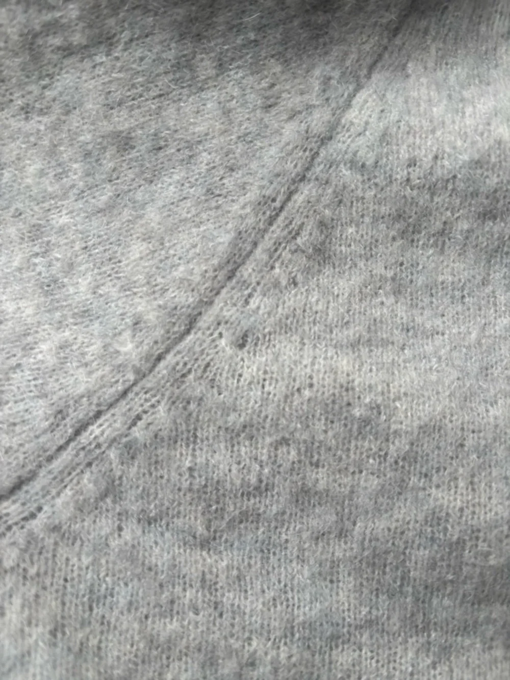 Aritzia Babaton The Group Adichie Sweater Light Grey Sweater size Medium - Picture 9 of 12